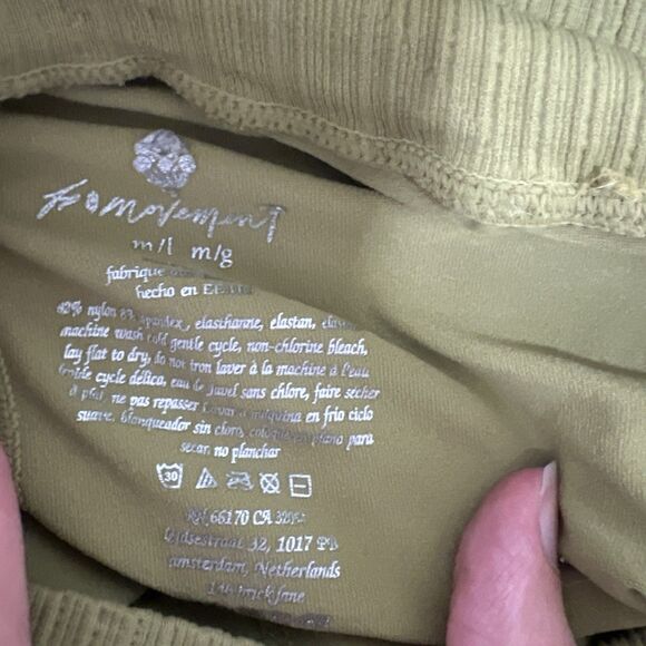 Free People Movement Good Karma Flare Leggings Olive Green Size M/L Yoga Boho - Picture 9 of 10